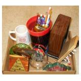 Tray lot of assorted items