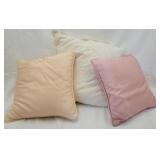 Lot of 3 throw pillows