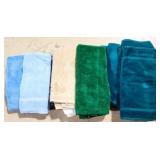 Lot of assorted towels