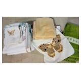 Lot of assorted towels
