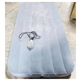 Twin Sized Air Mattress w/ pump - tested/it works