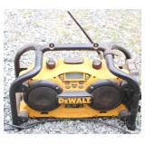 Dewalt AM/FM Radio - 14.5 x 19 x 9