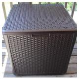 Outdoor storage box