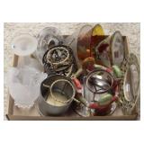 Tray lot of assorted items