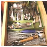 Drawer Lot of assorted kitchen utensils