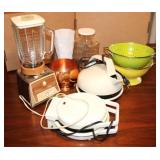 Lot of assorted kitchen items