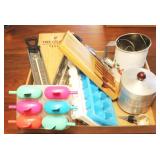 Box lot of assorted kitchen items
