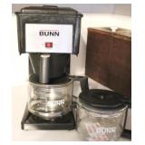 Bunn Coffee Maker with extra coffee pot