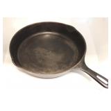 10" Cast iron pan