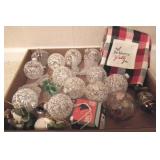 Box lot of assorted Christmas items