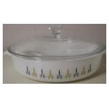 Vintage Pyrex dish w/ lid