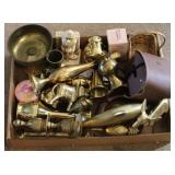 Tray lot of assorted items