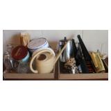 2 tray lots of assorted items