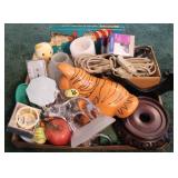 Tray lot of assorted items