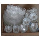 Tray lot of assorted glass items