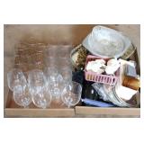 2 tray lots of assorted items