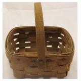 1984 Longaberger Small Berry Basket