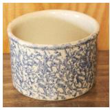 Roseville Spongeware Crock