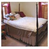 Queen Size Poster Bed w/Bedding