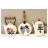 Vintage Plastic Wall Art (3pcs)