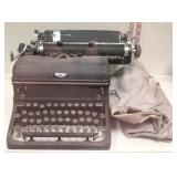 Vintage Royal Typewriter w/ cover