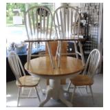 Kitchen Table w/ 4 chairs & leaf