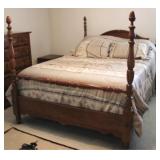 Poster bed with bedding