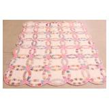 Vintage hand stitched quilt - wedding ring