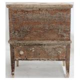 Incredible primtive lift top sugar chest w/ drawer