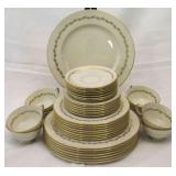 39 pc Lenox Golden Wreath China Set