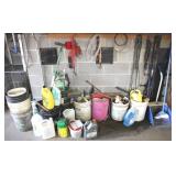 Lot of Assorted Items - wall lot
