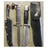 2 Hunting knives w/ sheaths