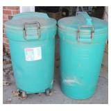 2 Rubbermaid Roughneck Trashcans