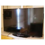 Samsung TV w/ remote - 52"
