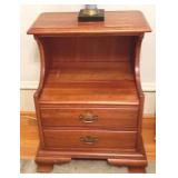 Bracket foot bedside stand