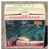 Pioneerware table set in box, 12 pc