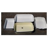 4 Enamel baking pans