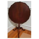 Mahogany Tilt top Table, pie crust edge