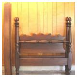 Vintage bed with rails - 62 x 58 x 74