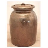 Stoneware crock with lid - 8"