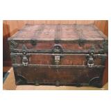 Vintage Leatheroid flat top trunk with tray