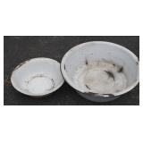 2 Enamel bowls