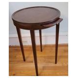 Kittinger Round Table