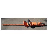 Black & Decker hedge trimmer - 42"