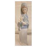 Lladro girl 9.5" figurine w/ flowers