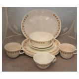 16 Pc Corning dinnerware