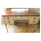 Wood desk - AS IS - Damaged leg