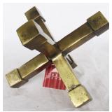 Three Hands Metal Jack