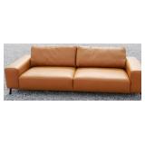Leather sofa by Leather Living / Urban Chic