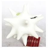 Three Hands Spiked Decoration